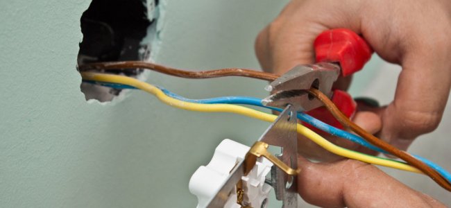 Corto circuito elettrico: cause di malfunzionamento e precauzioni